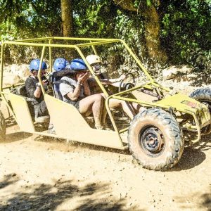 Depuis Punta Cana : Aventure en buggy tout-terrain à la campagne