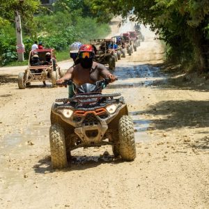 Aventure en quad d'une demi-journée dans la grotte de la rivière et sur la plage de Macao