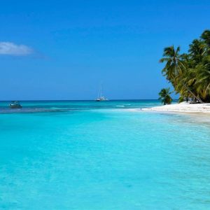 Punta Cana : Excursion d'une journée en catamaran vers l'île de Catalina avec déjeuner