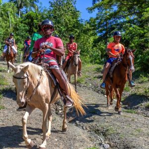 Puerto Plata: Wasserfälle, Zip-Line-Abenteuer und Ausritt