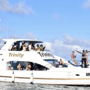Party boat en catamaran trinity| snorkeling| plage privée