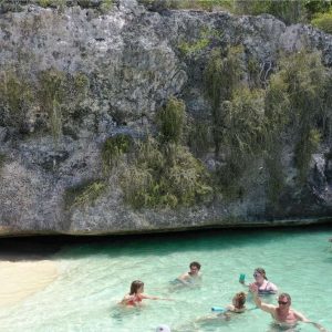 Depuis Punta Cana : Journée privée en catamaran sur l'île de Catalina