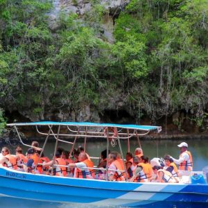 Depuis Punta Cana : Excursion d'une journée à Los Haitises et à la montagne Redonda